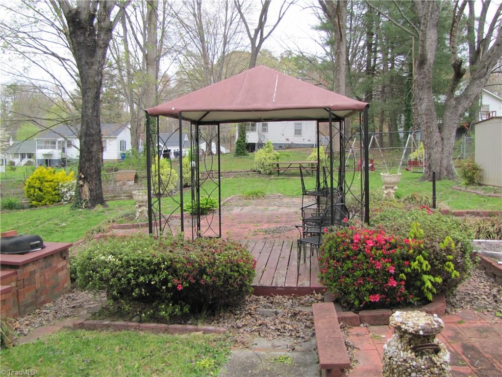 331 Leonard Road Mount Airy, NC 27030 - Photo 10 of 11 Gallery Image 10