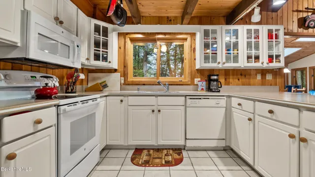 $799,000 | 343 Lakeshore Drive, Sandisfield, MA 01255