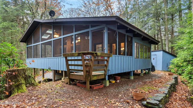 $799,000 | 343 Lakeshore Drive, Sandisfield, MA 01255