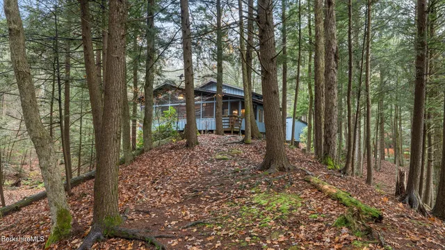 $799,000 | 343 Lakeshore Drive, Sandisfield, MA 01255