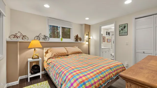 $799,000 | 343 Lakeshore Drive, Sandisfield, MA 01255