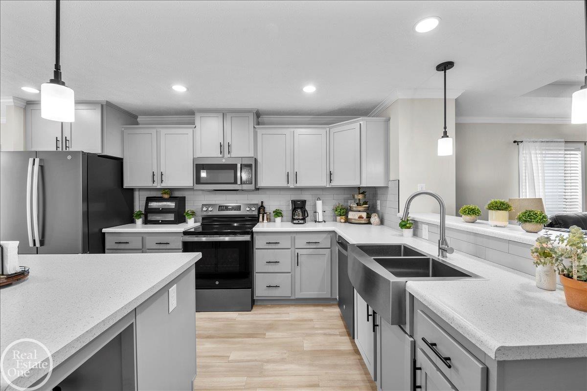184 Riviera Drive Lapeer, MI 48446 - Photo 16 of 35 50214279-acbdb66b-c364-4158-a1c0-b3a249808b5d.JPG