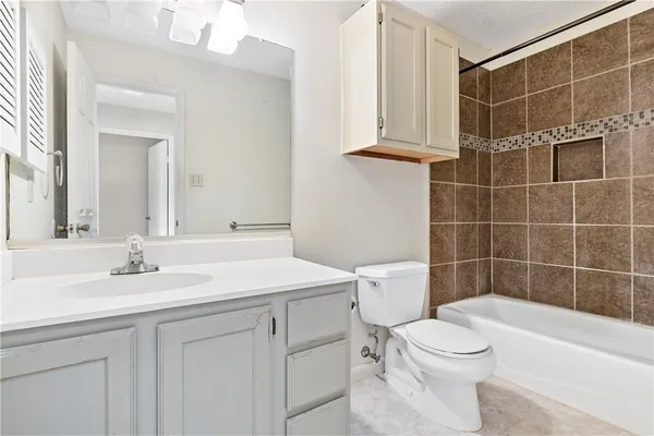 $2,000 | 3122 Camelot Drive, Unit 33, Bryan, TX 77802