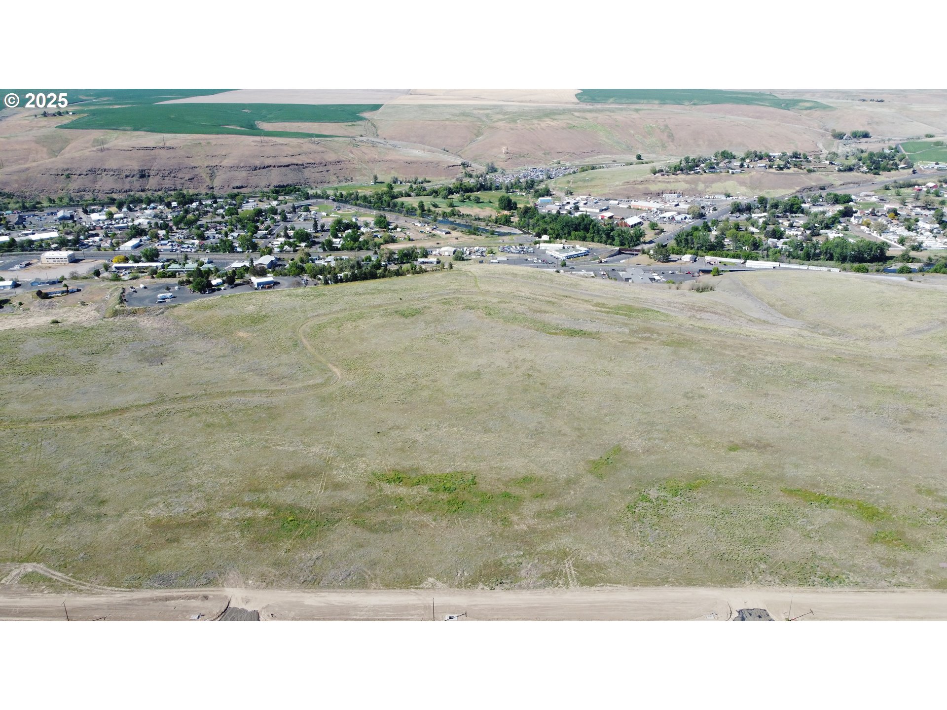 1110 Goad Road, Unit 1002 Pendleton, OR 97801 - Photo 6 of 10 a view of a lake view