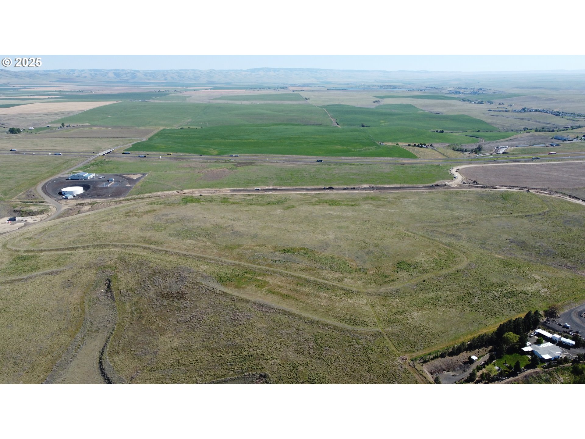 1110 Goad Road, Unit 1002 Pendleton, OR 97801 - Photo 9 of 10 a black and white photo of a field