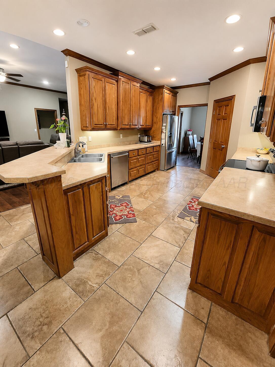 14355 Southeast Se Loop Perryton, TX 79070 - Photo 6 of 33 Kitchen