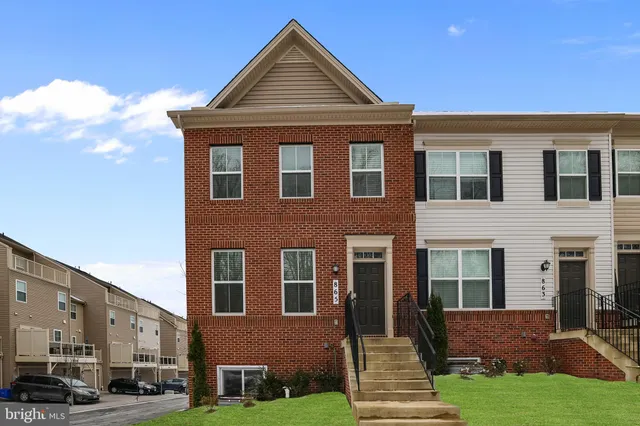 $3,400 | 865 Weald Way, Clarksburg, MD 20871