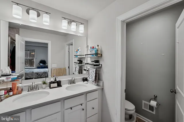 $3,400 | 865 Weald Way, Clarksburg, MD 20871