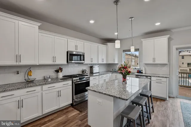 $3,400 | 865 Weald Way, Clarksburg, MD 20871