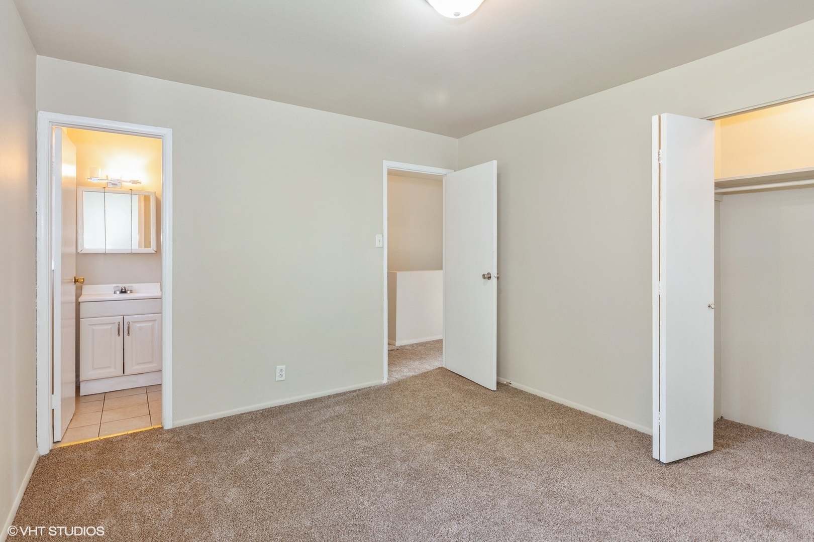 536 Redwood Road Bolingbrook, IL 60440 - Photo 6 of 13