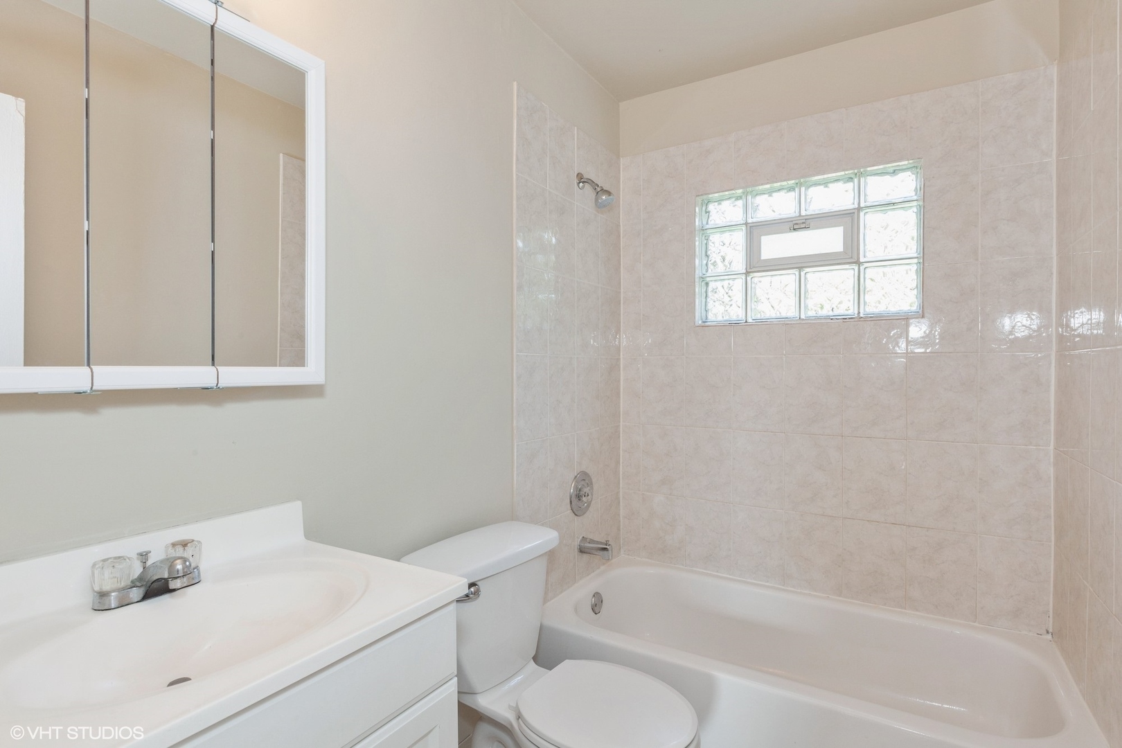 536 Redwood Road Bolingbrook, IL 60440 - Photo 8 of 13