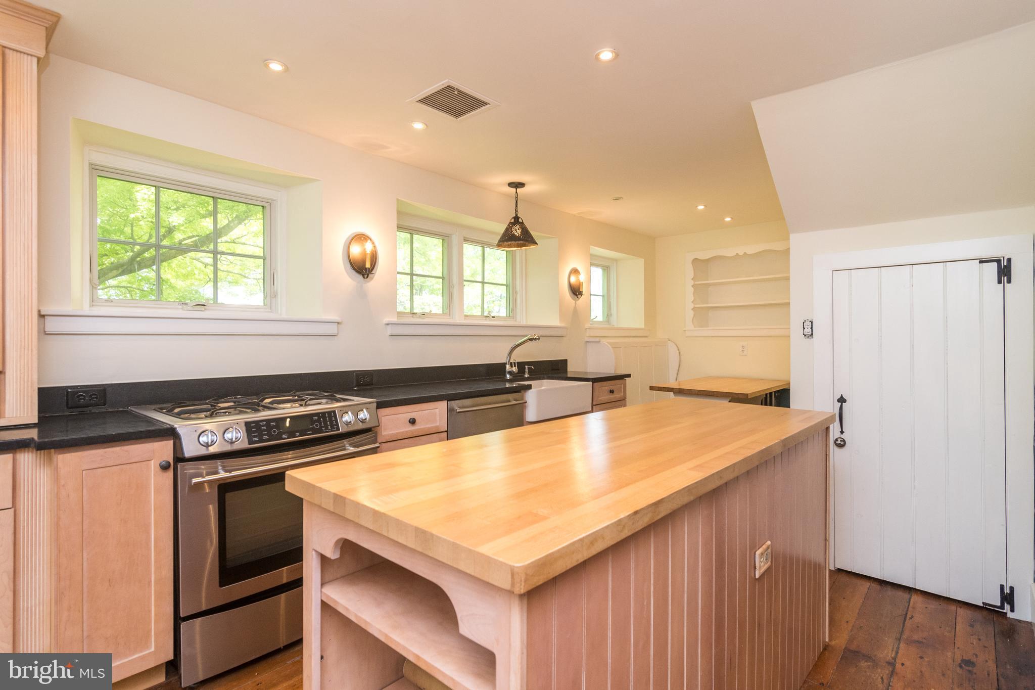 4280 New Hope Road New Hope, PA 18938 - Photo 14 of 75 Designer kitchen in Main House w gas cooking
