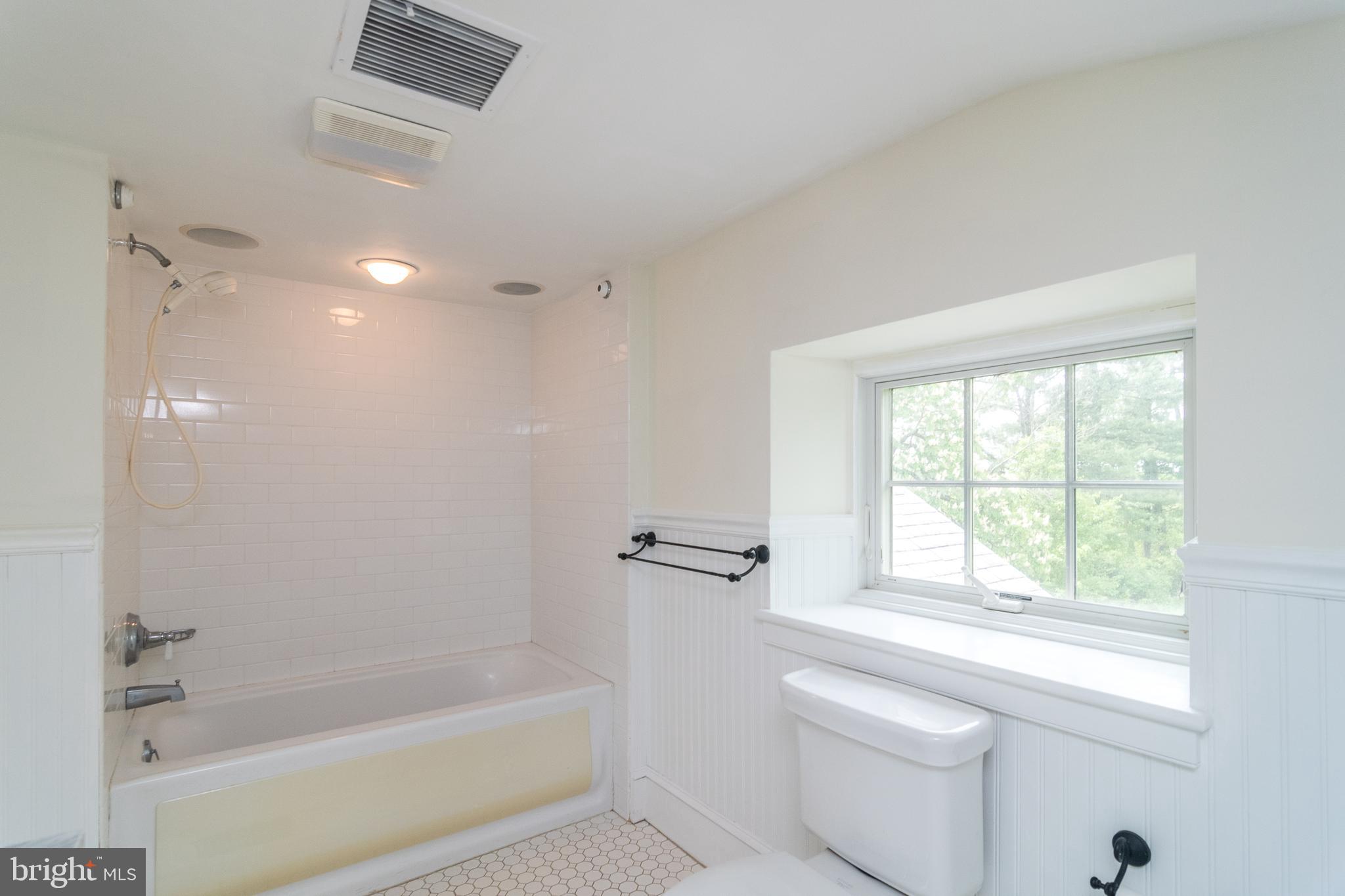 4280 New Hope Road New Hope, PA 18938 - Photo 26 of 75 2nd Floor bath in Main House