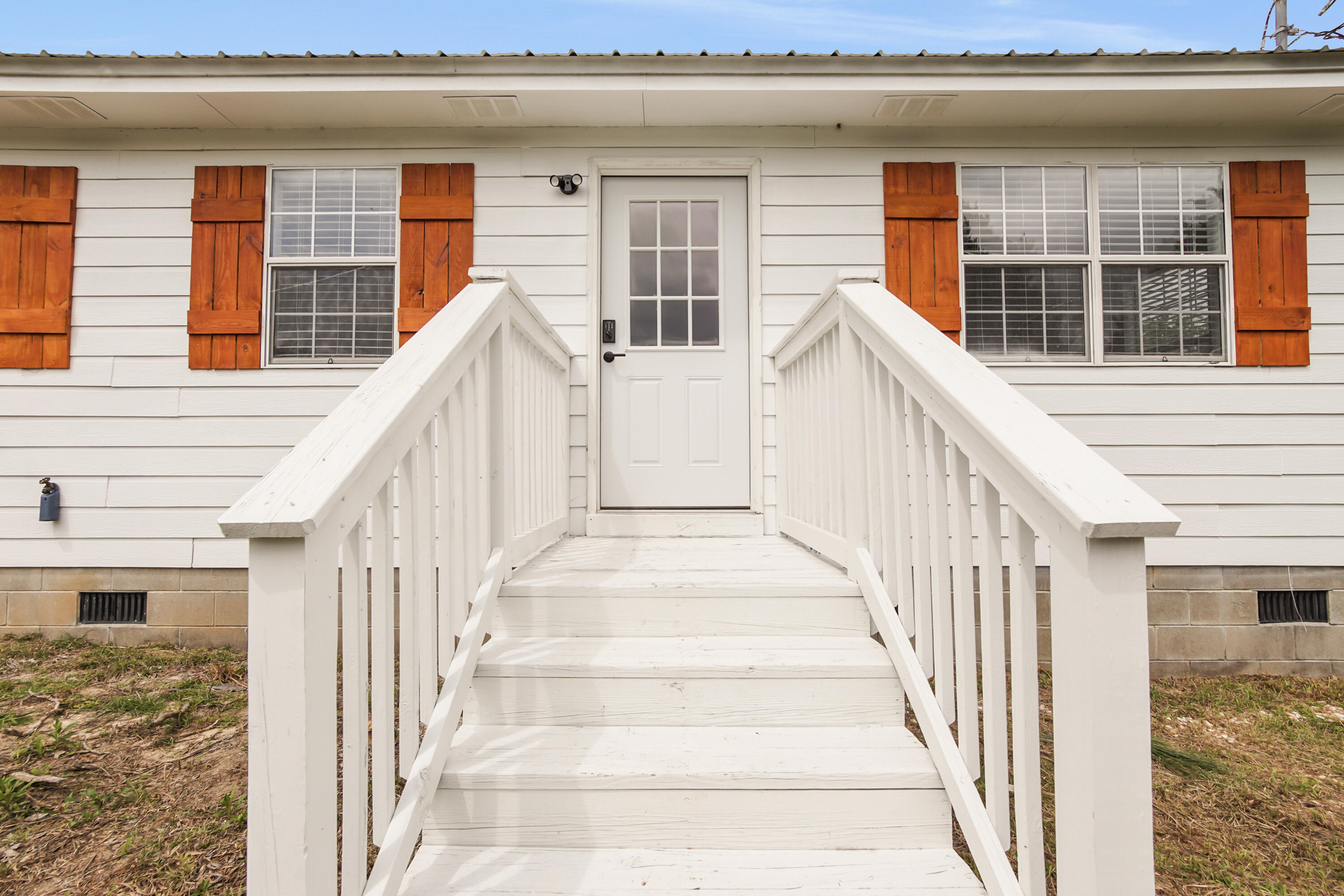 2328 Pioneer Road Chipley, FL 32428 - Photo 18 of 46 DSC00452