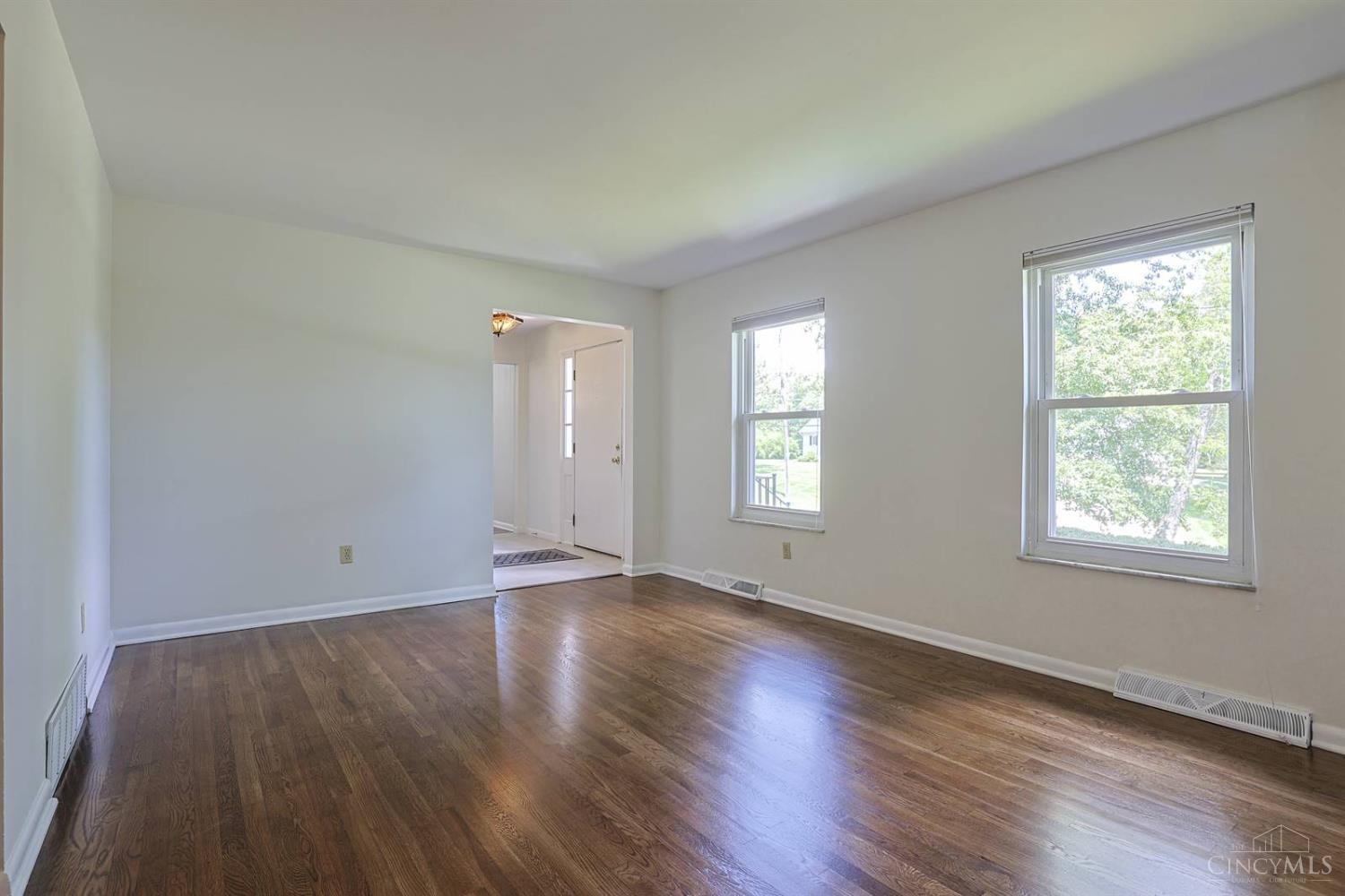 10639 Weil Road Montgomery, OH 45249 - Photo 5 of 54