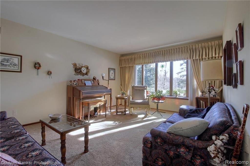 1381 North Livernois Road Rochester Hills, MI 48306 - Photo 4 of 34