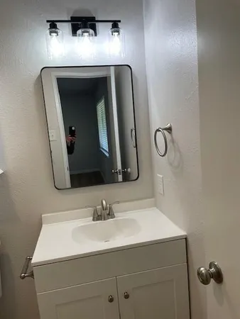 $2,000 | 713 Leading Lane, Allen, TX 75002