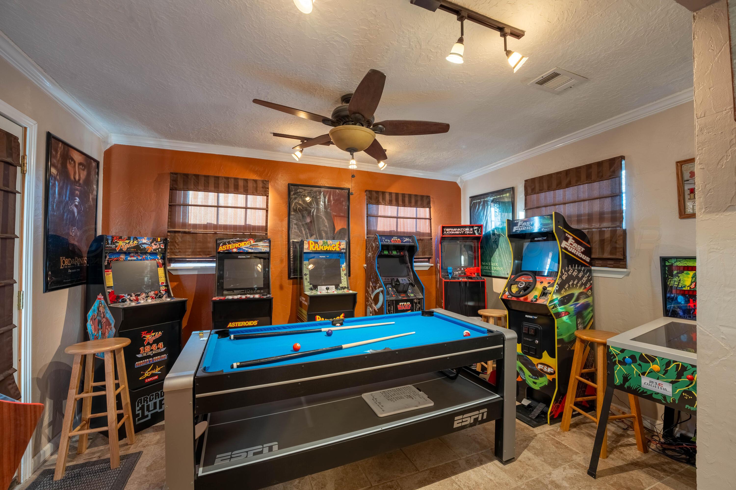 5131 Susan Drive Amarillo, TX 79110 - Photo 13 of 29 15 GAME ROOM