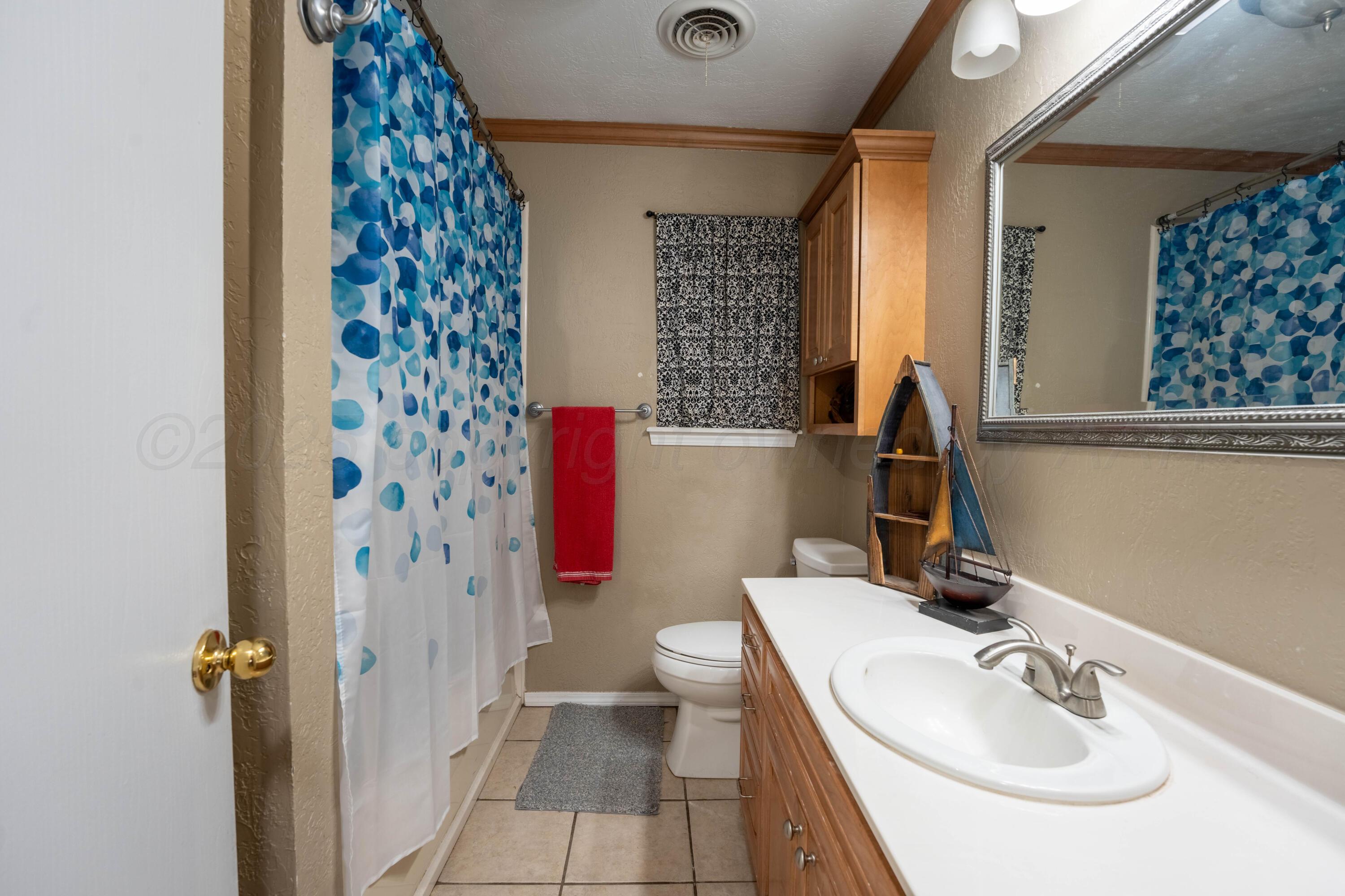 5131 Susan Drive Amarillo, TX 79110 - Photo 18 of 29 20 HALL BATH