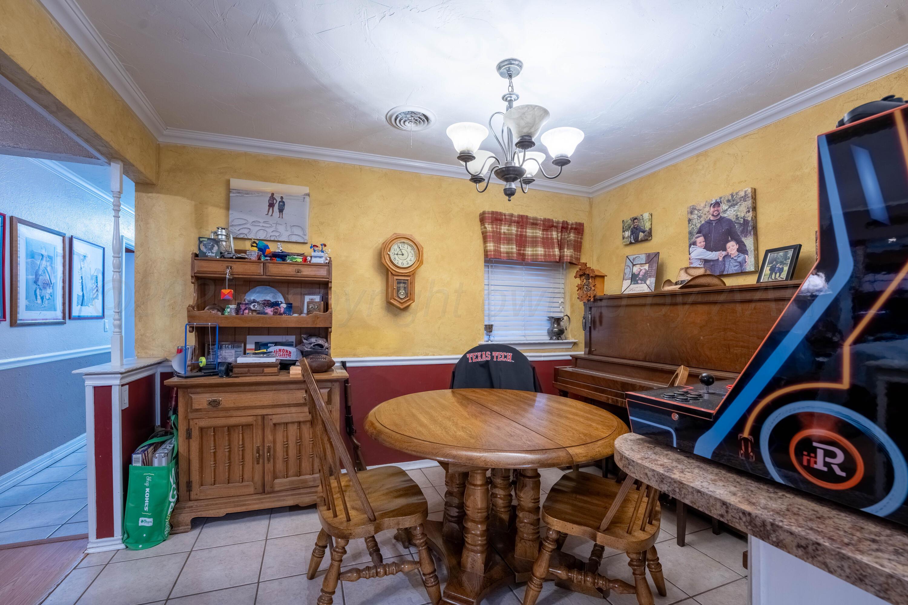 5131 Susan Drive Amarillo, TX 79110 - Photo 8 of 29 10 DINING