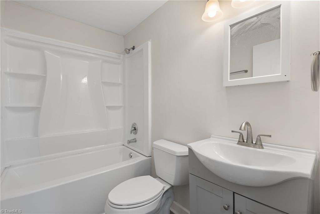 1006 Hasty School Road Thomasville, NC 27360 - Photo 20 of 24