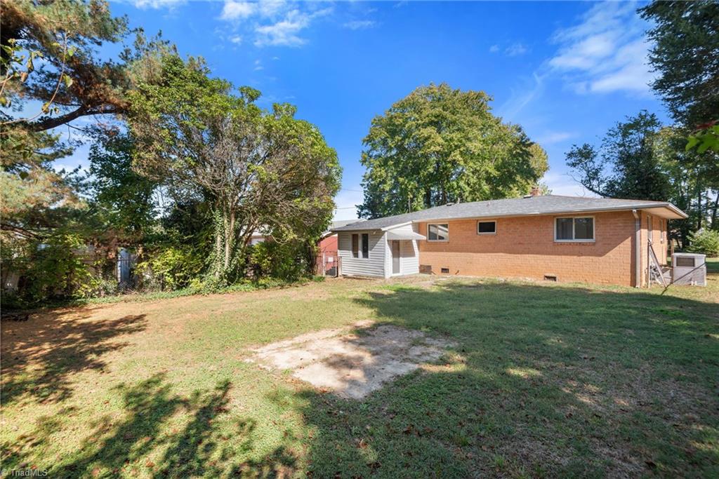 1006 Hasty School Road Thomasville, NC 27360 - Photo 5 of 24