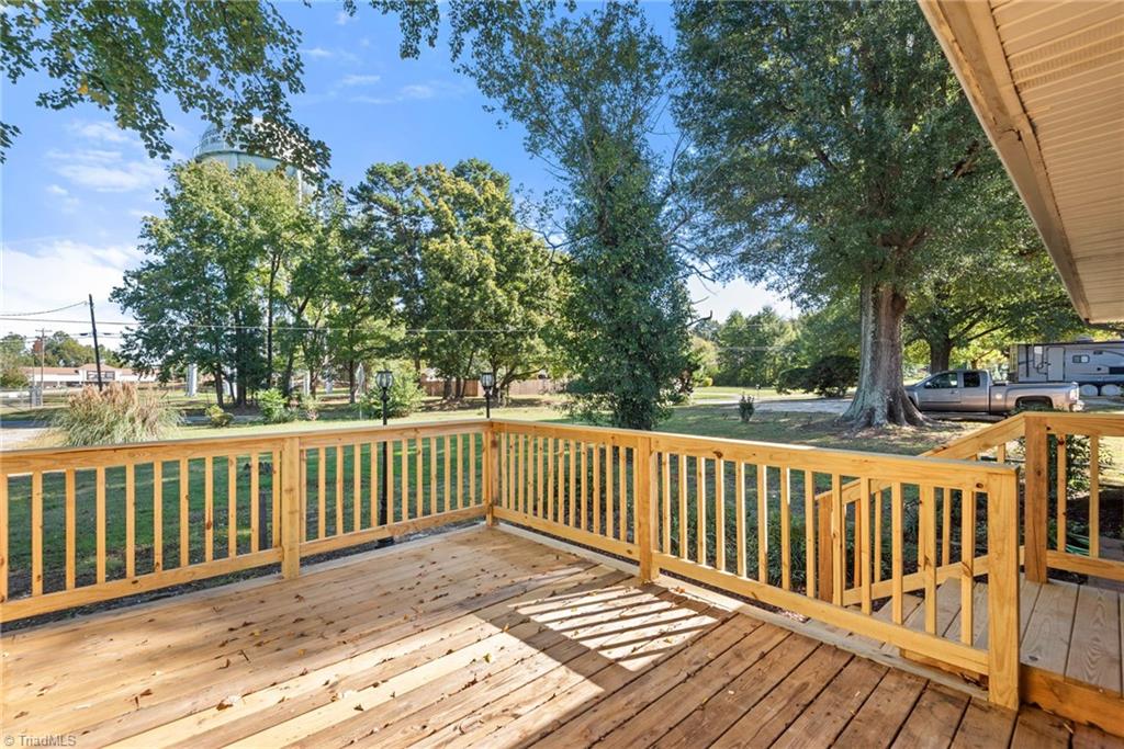 1006 Hasty School Road Thomasville, NC 27360 - Photo 6 of 24