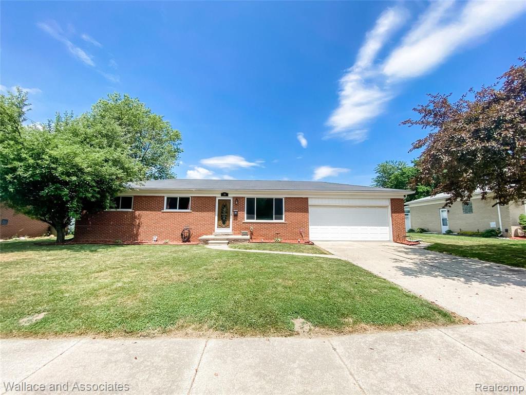 18 Inches Street Mount Clemens, MI 48043 - Photo 2 of 28