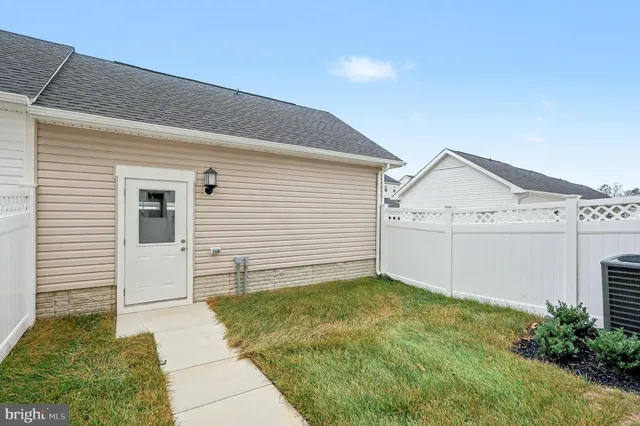 a view of a house with garage