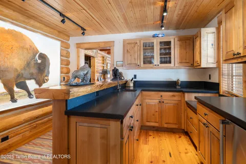 $10,250,000 | 3755 Trail Drive, Jackson, WY 83001