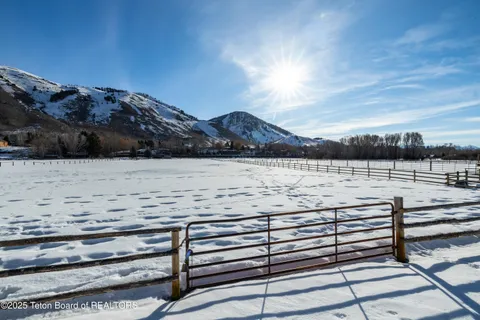 $10,250,000 | 3755 Trail Drive, Jackson, WY 83001