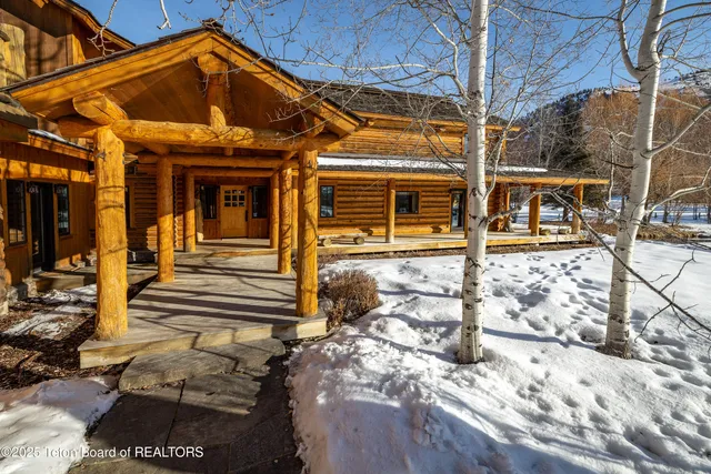$10,250,000 | 3755 Trail Drive, Jackson, WY 83001
