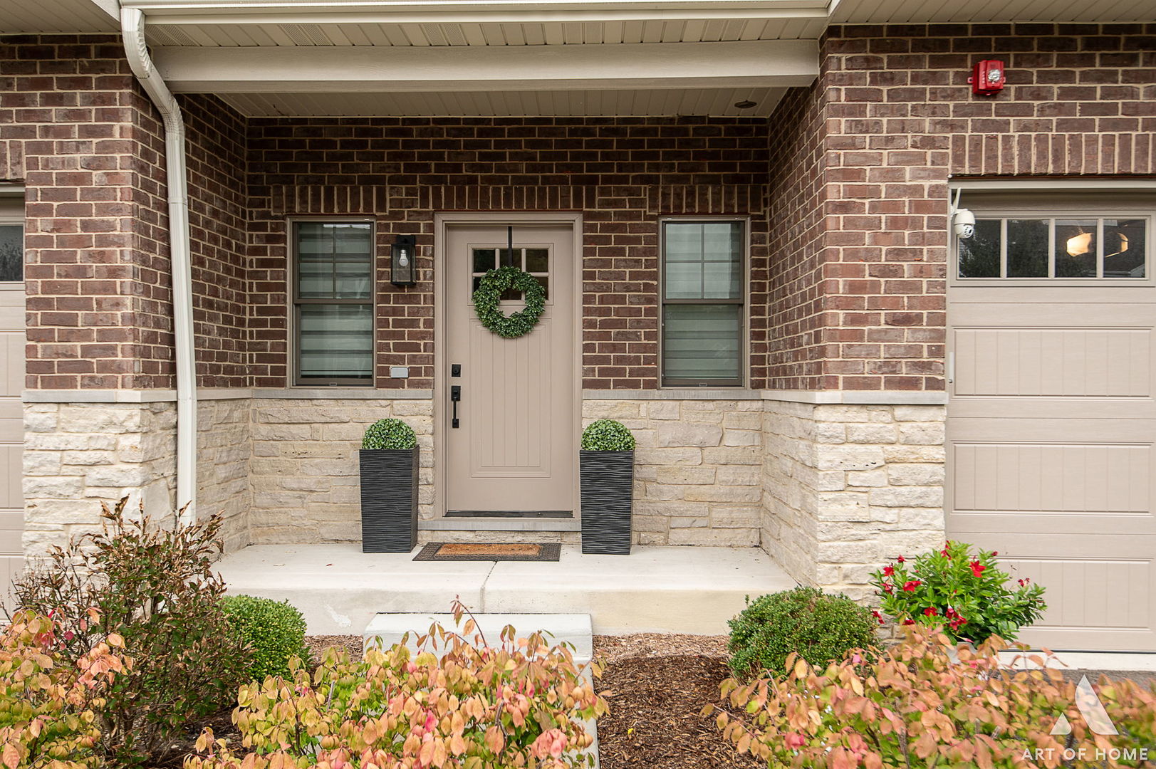 407 West Pierce Road Itasca, IL 60143 - Photo 2 of 23