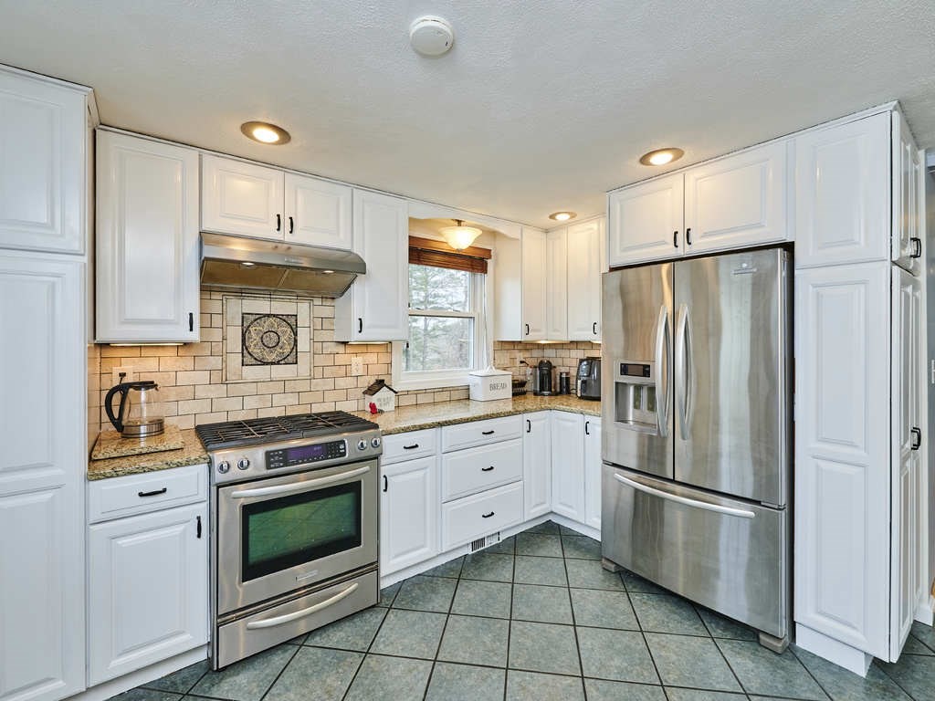 30 Hamilton Avenue Billerica, MA 01821 - Photo 11 of 27