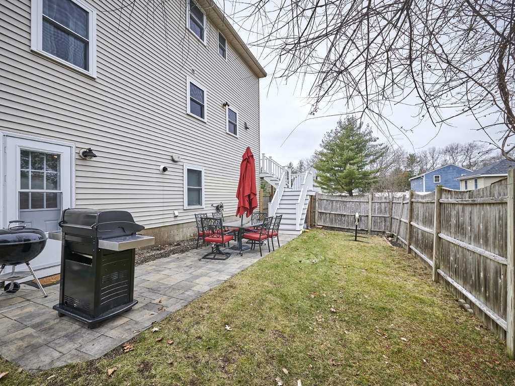30 Hamilton Avenue Billerica, MA 01821 - Photo 3 of 27