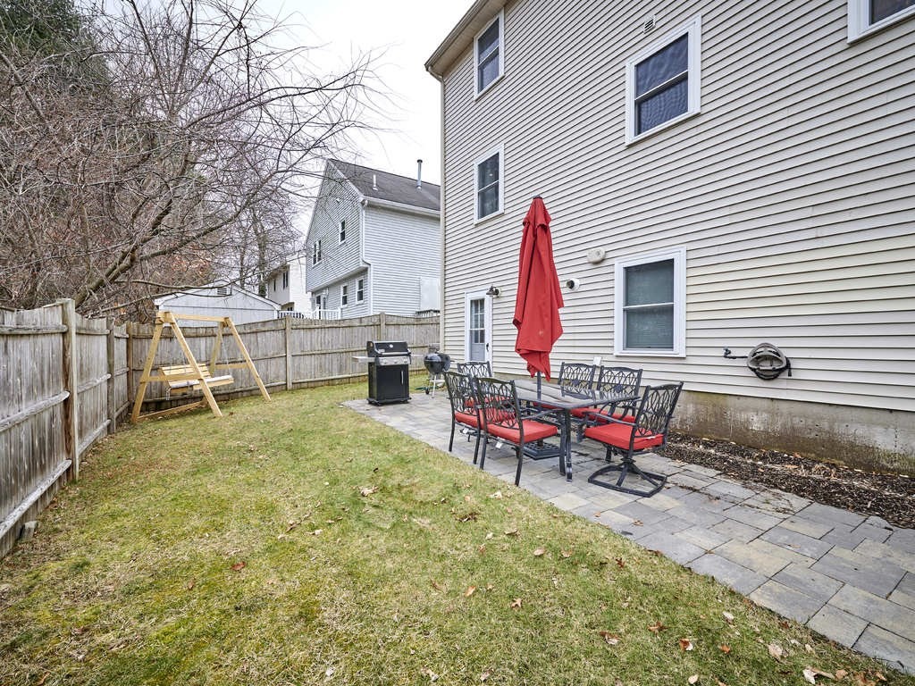 30 Hamilton Avenue Billerica, MA 01821 - Photo 4 of 27