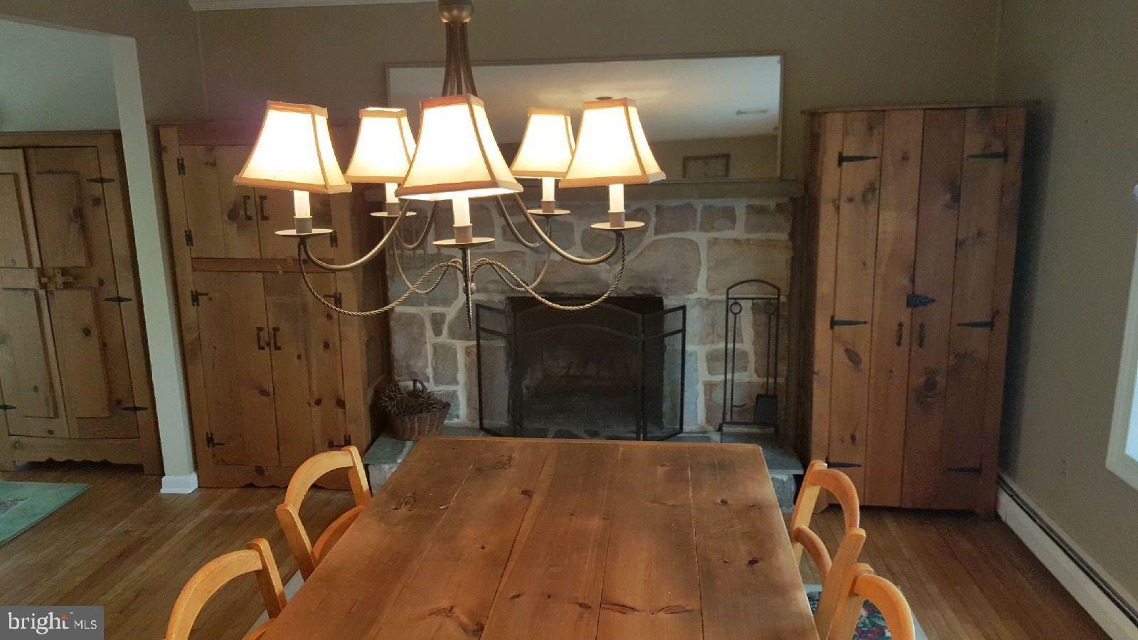 1513 Chestnut Hill Road Pottstown, PA 19465 - Photo 11 of 33 Large Dining Room