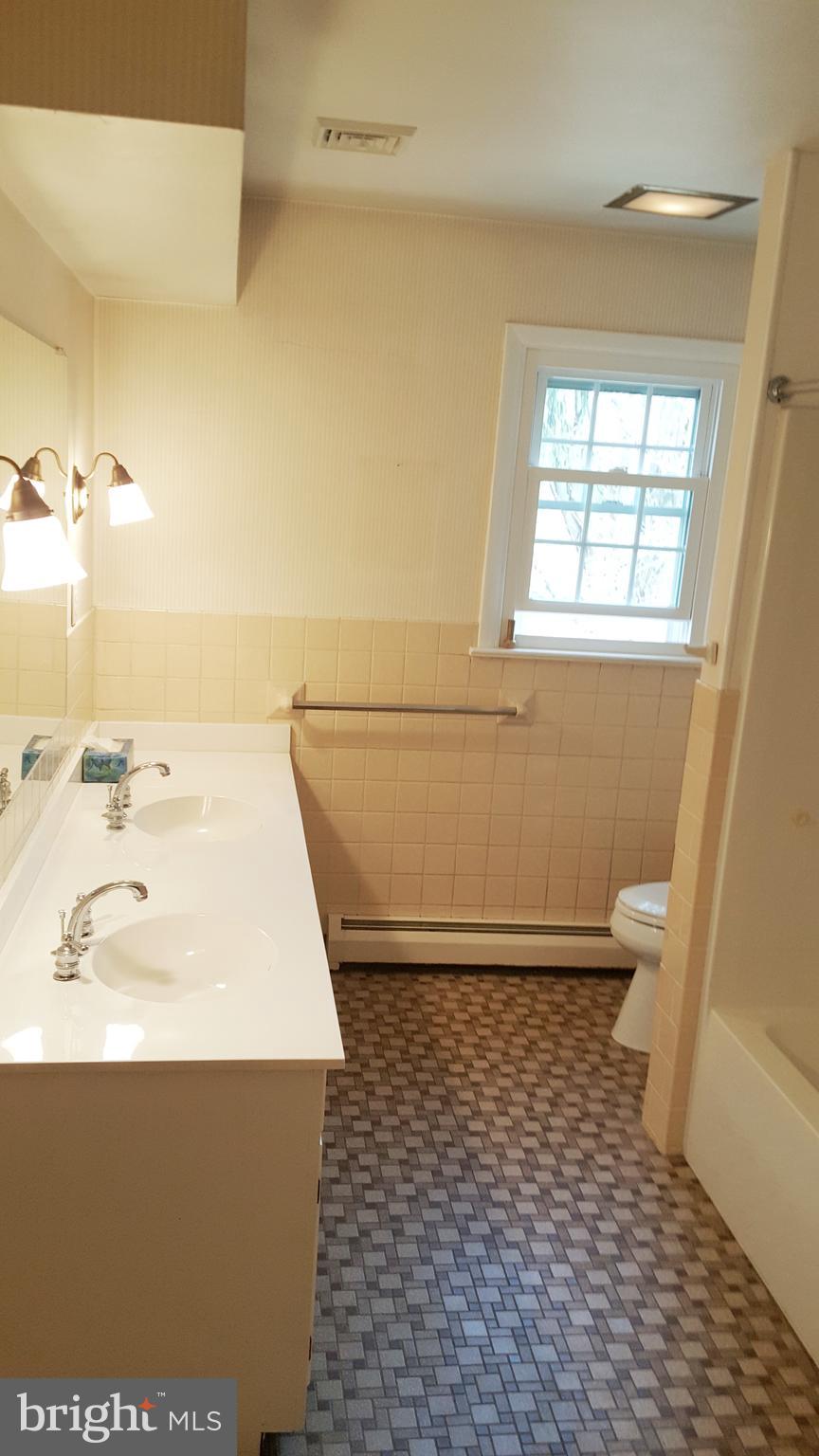 1513 Chestnut Hill Road Pottstown, PA 19465 - Photo 26 of 33 Second Floor Bathroom