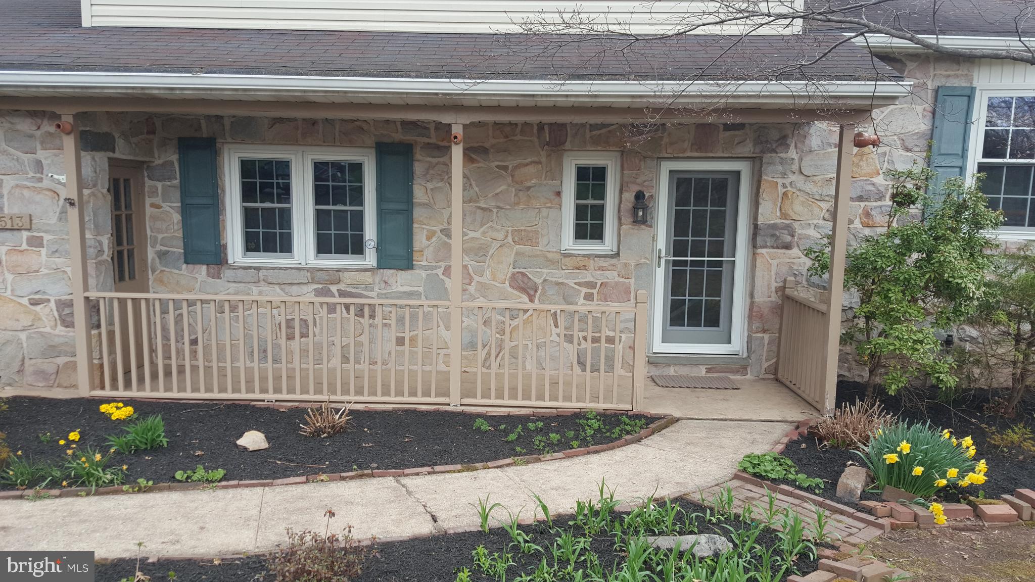 1513 Chestnut Hill Road Pottstown, PA 19465 - Photo 4 of 33 Front Porch