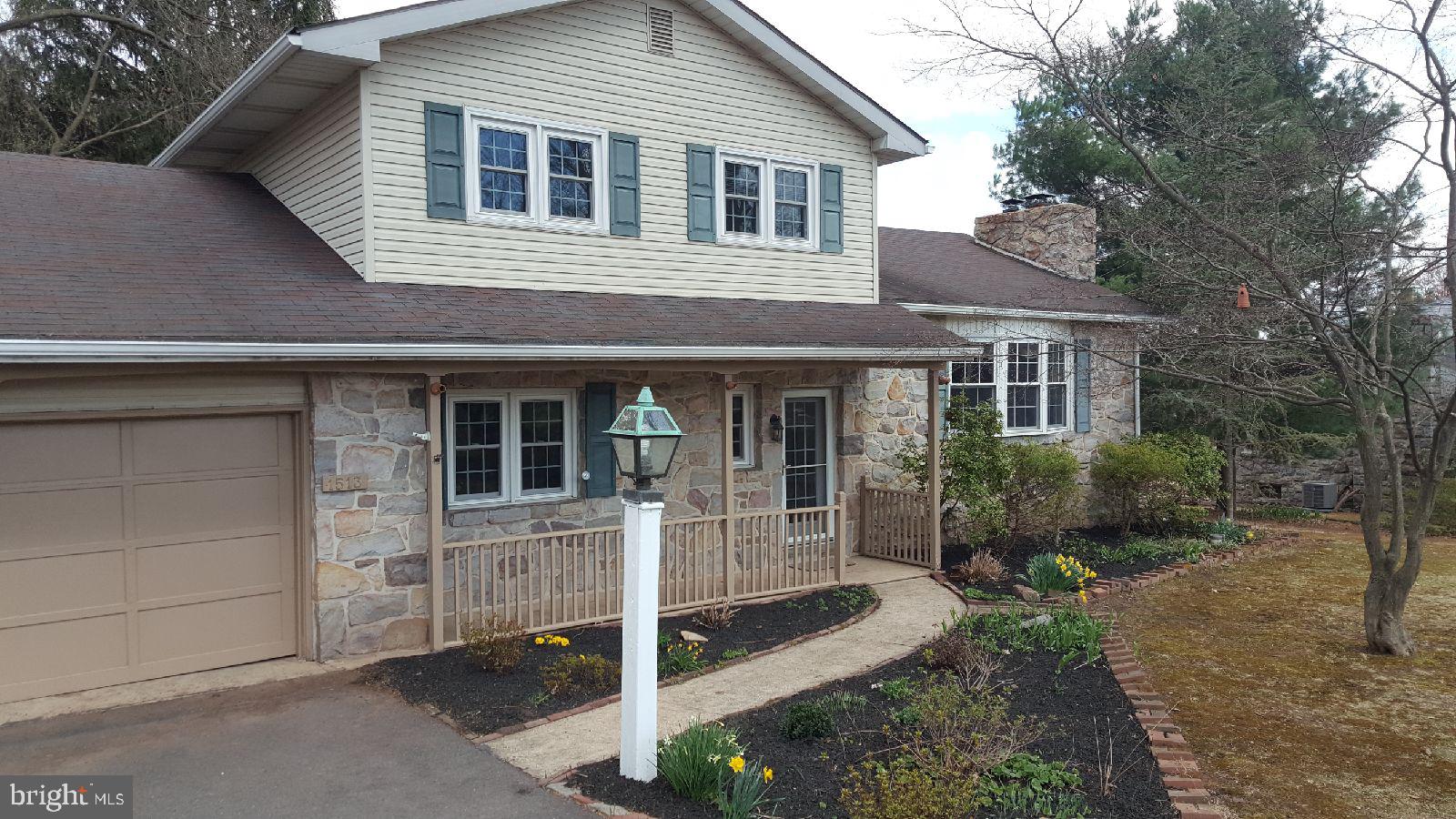 1513 Chestnut Hill Road Pottstown, PA 19465 - Photo 32 of 33 Walkway to