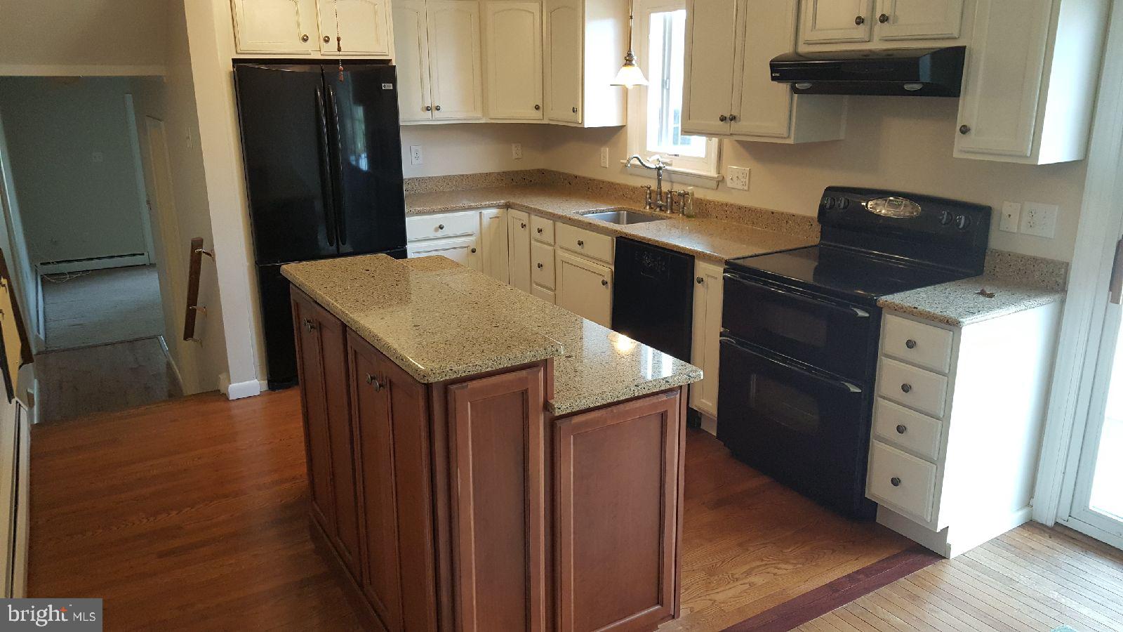 1513 Chestnut Hill Road Pottstown, PA 19465 - Photo 7 of 33 Kitchen