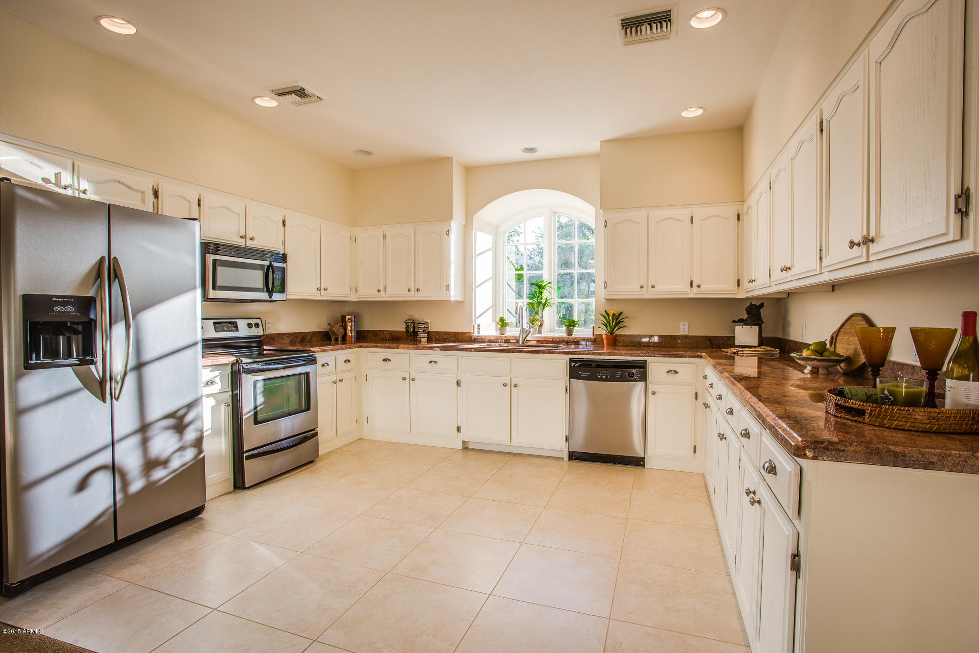 6431 East Cactus Wren Road Paradise Valley, AZ 85253 - Photo 39 of 54 Guest house kitchen