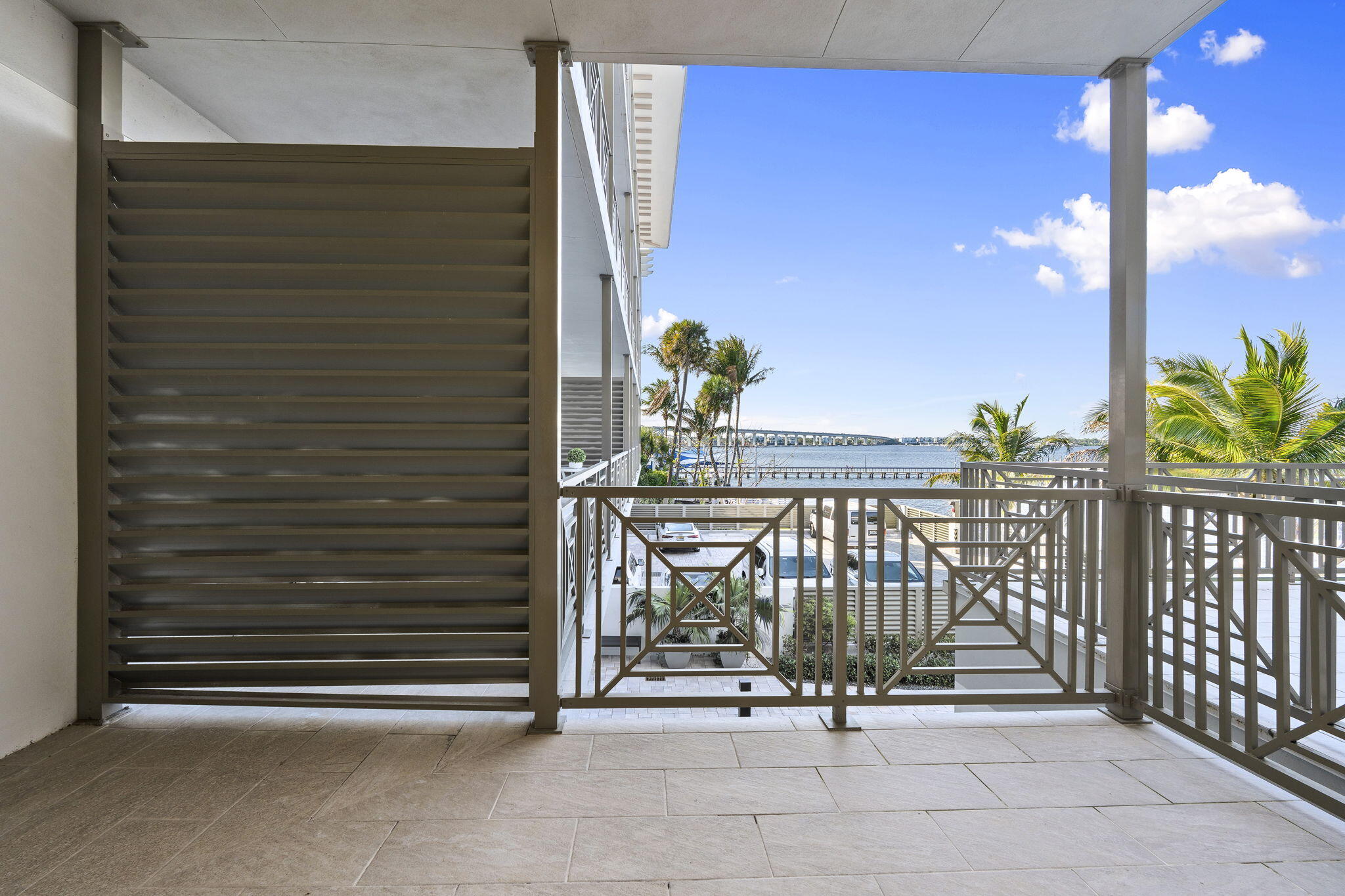 41 Southwest Seminole Street, Unit 204 Stuart, FL 34994 - Photo 8 of 37 10-web-or-mls-DSC04550