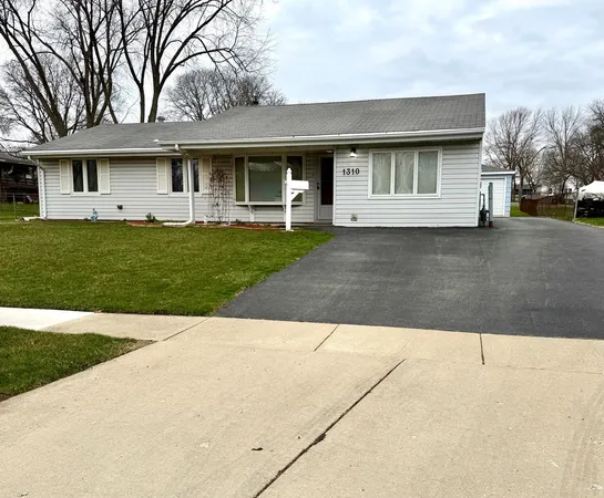 $3,500 | 1310 Somerset Lane, Schaumburg, IL 60193