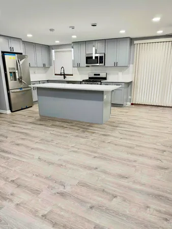 $3,500 | 1310 Somerset Lane, Schaumburg, IL 60193