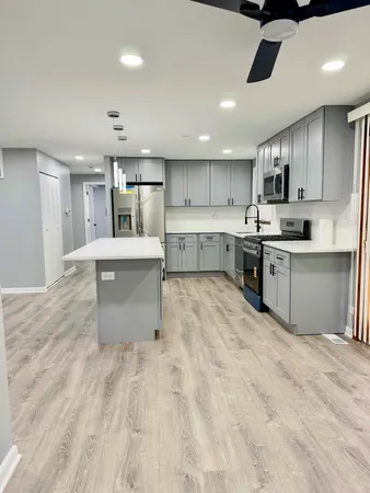 $3,500 | 1310 Somerset Lane, Schaumburg, IL 60193