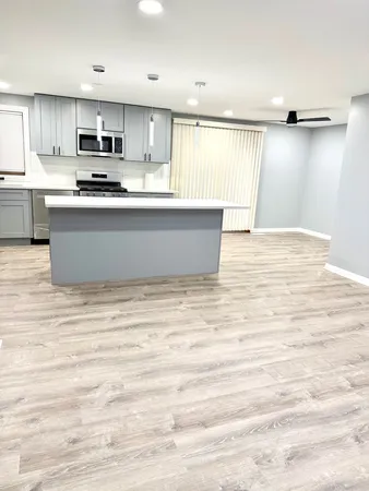 $3,500 | 1310 Somerset Lane, Schaumburg, IL 60193