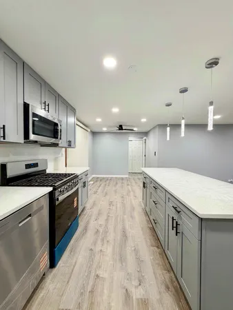 $3,500 | 1310 Somerset Lane, Schaumburg, IL 60193