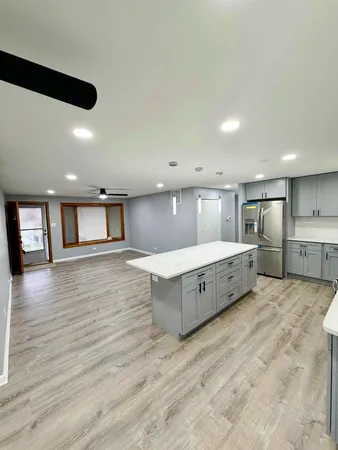 $3,500 | 1310 Somerset Lane, Schaumburg, IL 60193