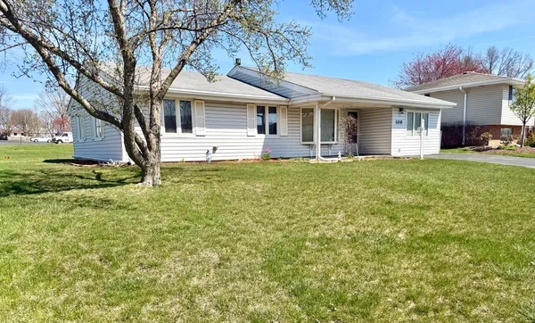 $3,500 | 1310 Somerset Lane, Schaumburg, IL 60193